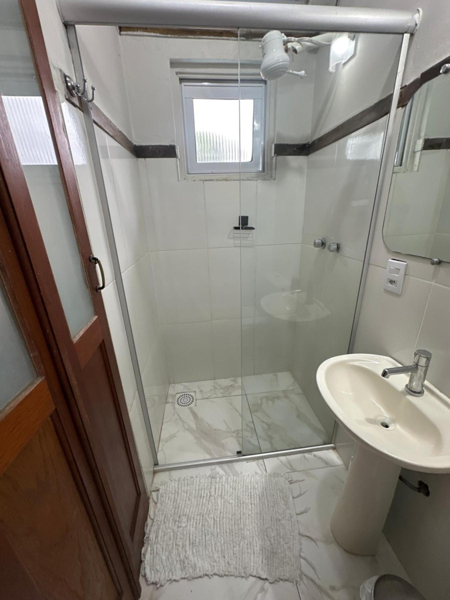 Quarto com Cama Queen-Size e Varanda